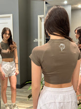 Load image into Gallery viewer, Short Sleeve Crop Top