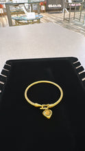 Load image into Gallery viewer, Heart Bangle