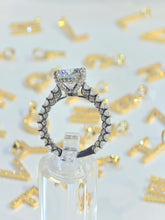 Load image into Gallery viewer, Round Halo Moissanite Ring
