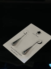 Load image into Gallery viewer, Raindrop Drop Earrings
