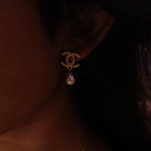 Load image into Gallery viewer, Elle Pearl Dangle Drop Earrings