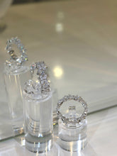 Load image into Gallery viewer, Clover Moissanite Ring