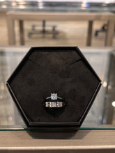 Load image into Gallery viewer, Silver Stud Couple Rings