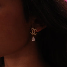 Load image into Gallery viewer, Elle Pearl Dangle Drop Earrings