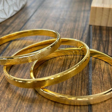 Load image into Gallery viewer, Love Bangle