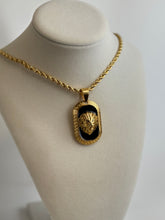 Load image into Gallery viewer, Gold And Black Diamond Eye Lion Head Tablet Pendant Necklace