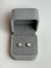 Load image into Gallery viewer, Moissanite Stud Earrings