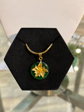 Load image into Gallery viewer, Sampaguita Jade Necklace