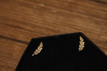 Load image into Gallery viewer, Gold Long Leaf Diamond Earrings