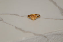 Load image into Gallery viewer, Gold Flower Ring
