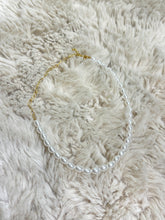 Load image into Gallery viewer, Gold & Pearl Necklace
