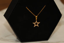 Load image into Gallery viewer, Star Necklace
