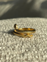Load image into Gallery viewer, Gold Snake Ring