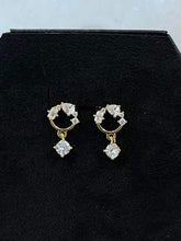 Load image into Gallery viewer, Crystal Drop Earrings