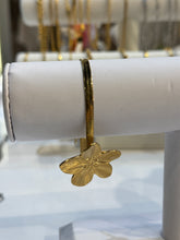 Load image into Gallery viewer, Gold Lily Flower Herringbone Bracelet
