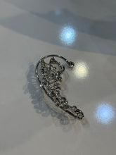 Load image into Gallery viewer, Butterfly Diamond Full Ear Cuff
